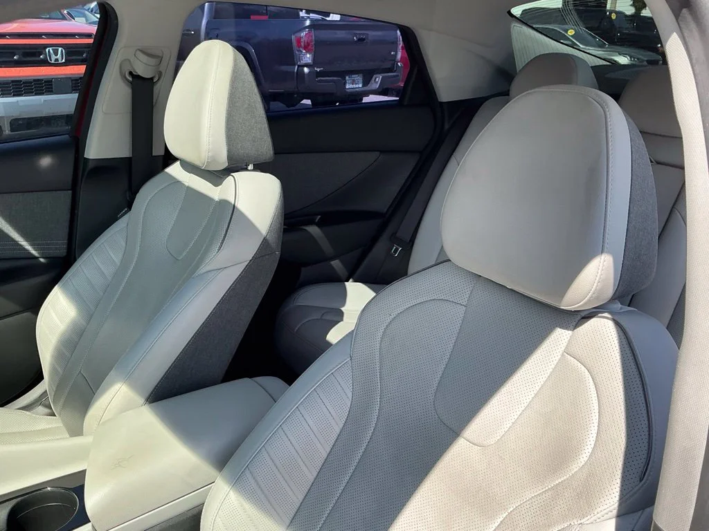Used 2022 Red Hyundai Limited image 19