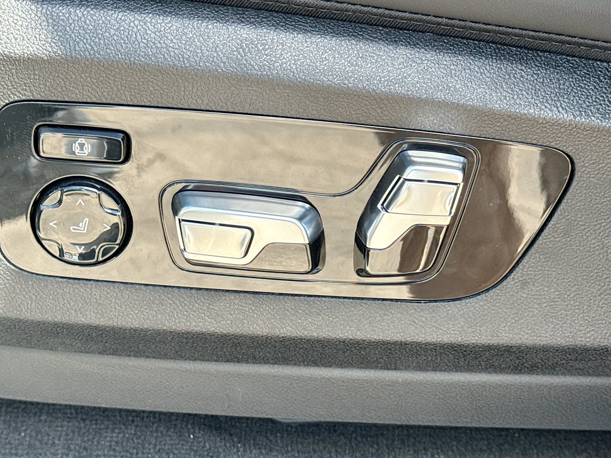 New 2026 Skyscraper Grey Metallic BMW ALPINA XB7 image 27