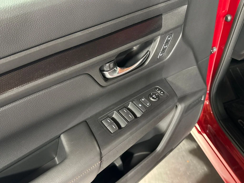 2025 Honda CR-V Sport-L - Photo 16
