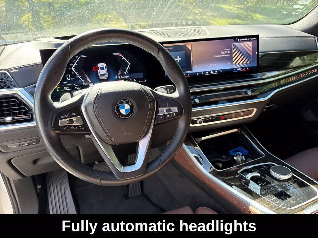 Used 2025 White BMW xDrive40i image 23