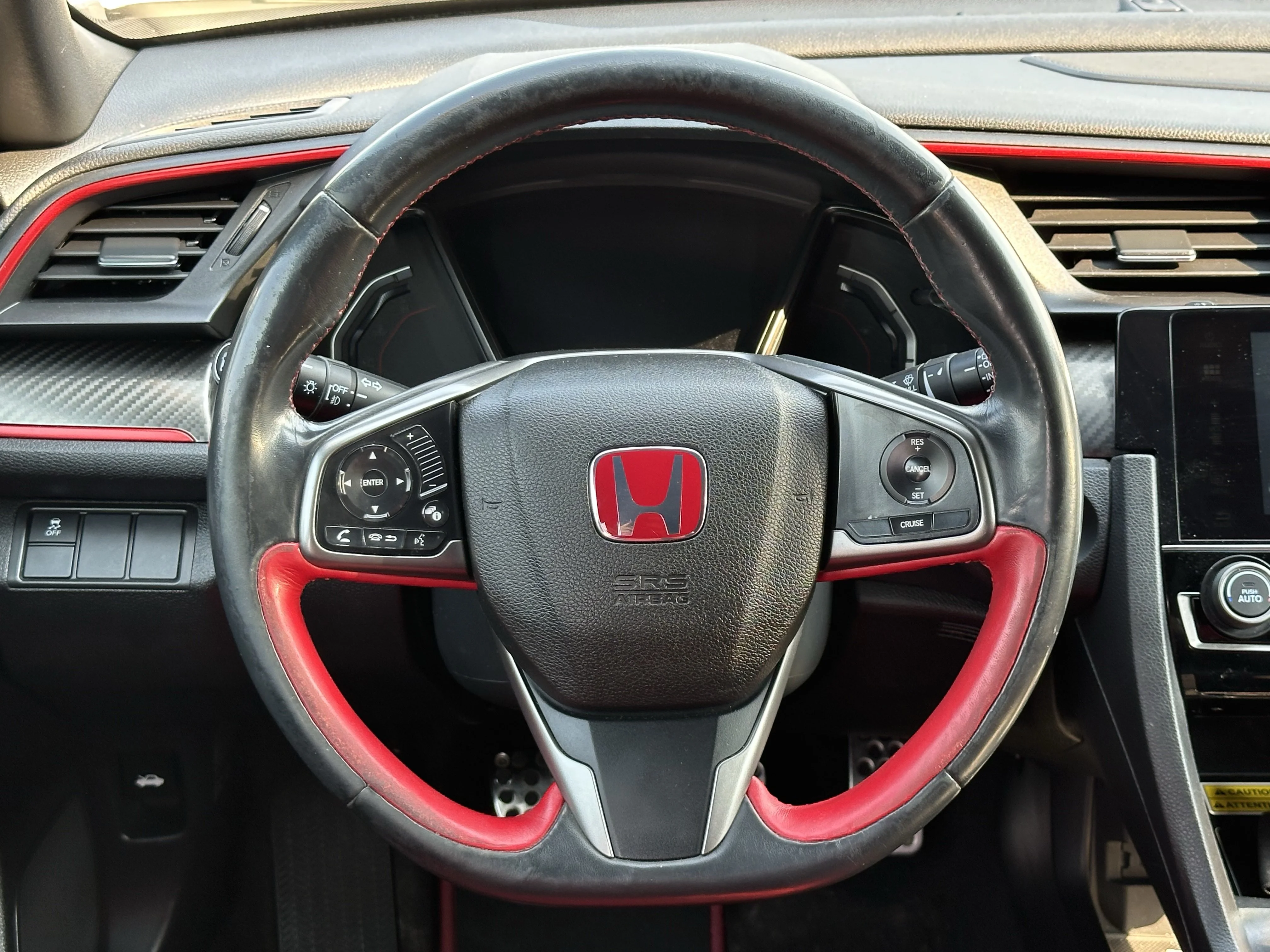 Used 2018 White Honda  image 10