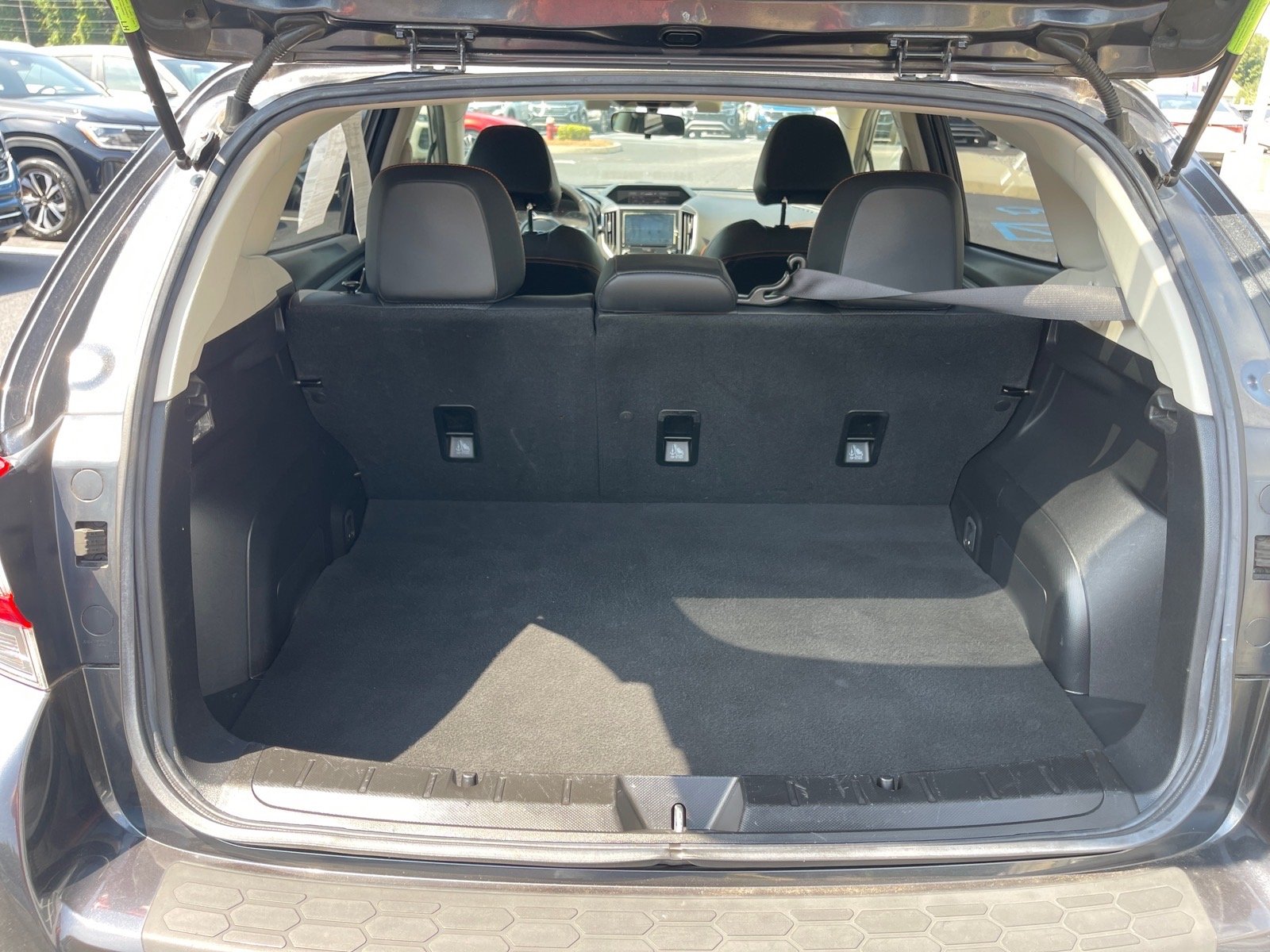 Used 2018 Dark Gray Metallic Dgm Subaru 2.0i Limited image 15