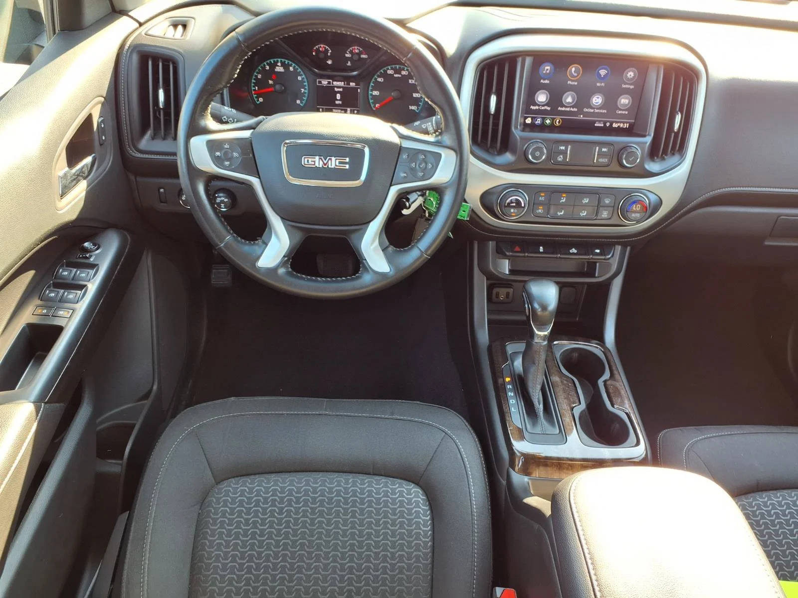 Used 2022 Onyx Black GMC 4WD Elevation image 2
