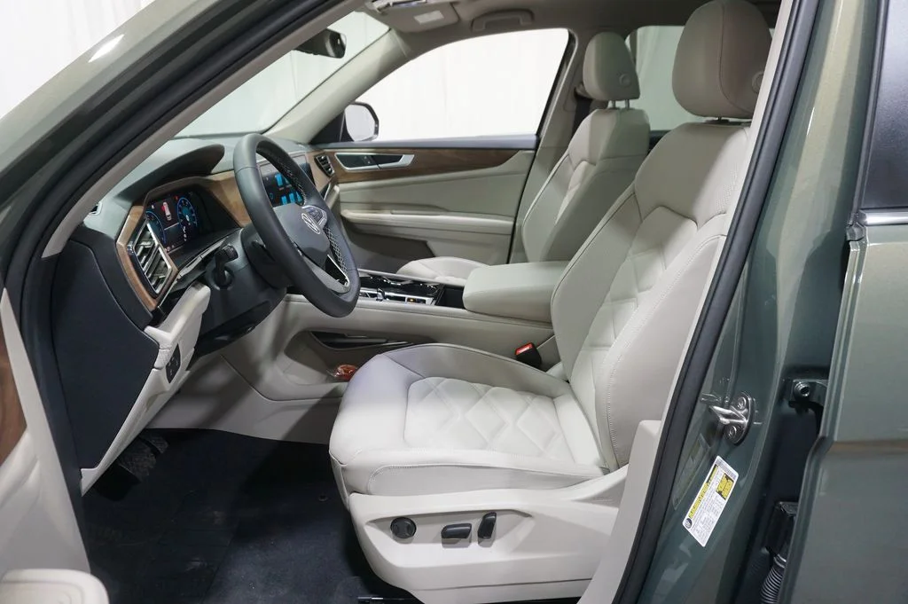 New 2026 Green Volkswagen 2.0T SE w/Technology image 10