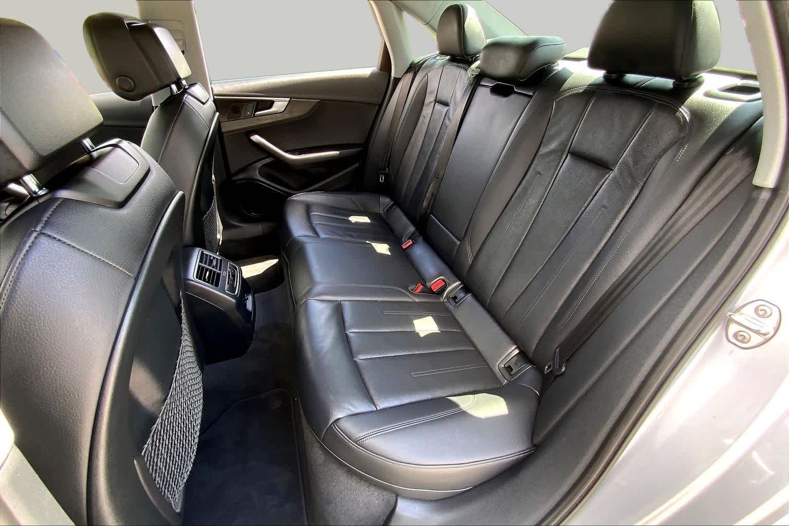 Used 2019 Florett Silver Metallic Audi Titanium Premium image 20