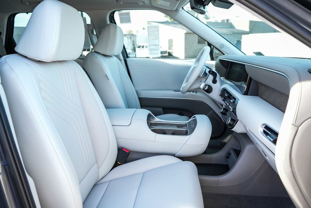 New 2026 Gray Hyundai SEL Premium image 17