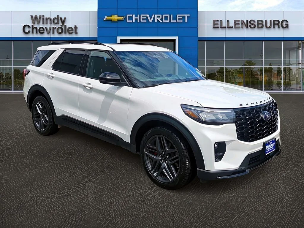 2026 Ford Explorer ST 4WD's photo
