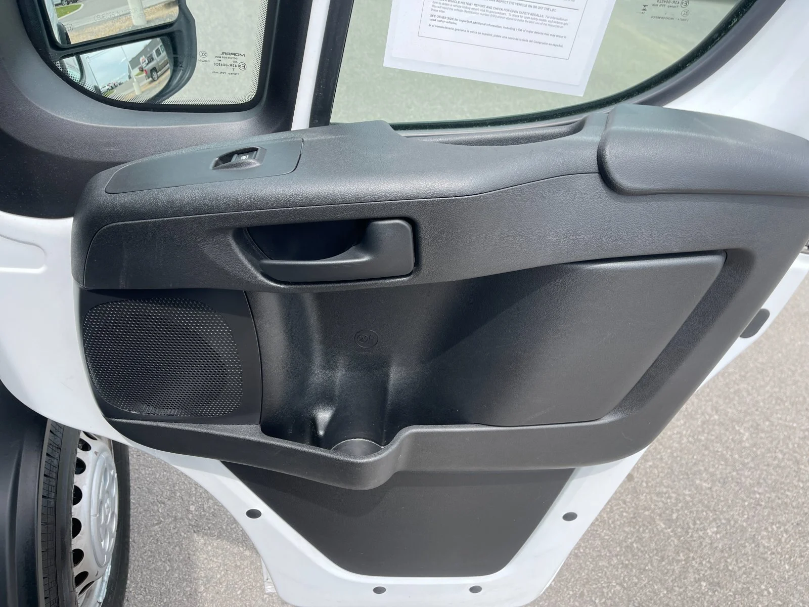 Used 2025 White Ram Base image 20