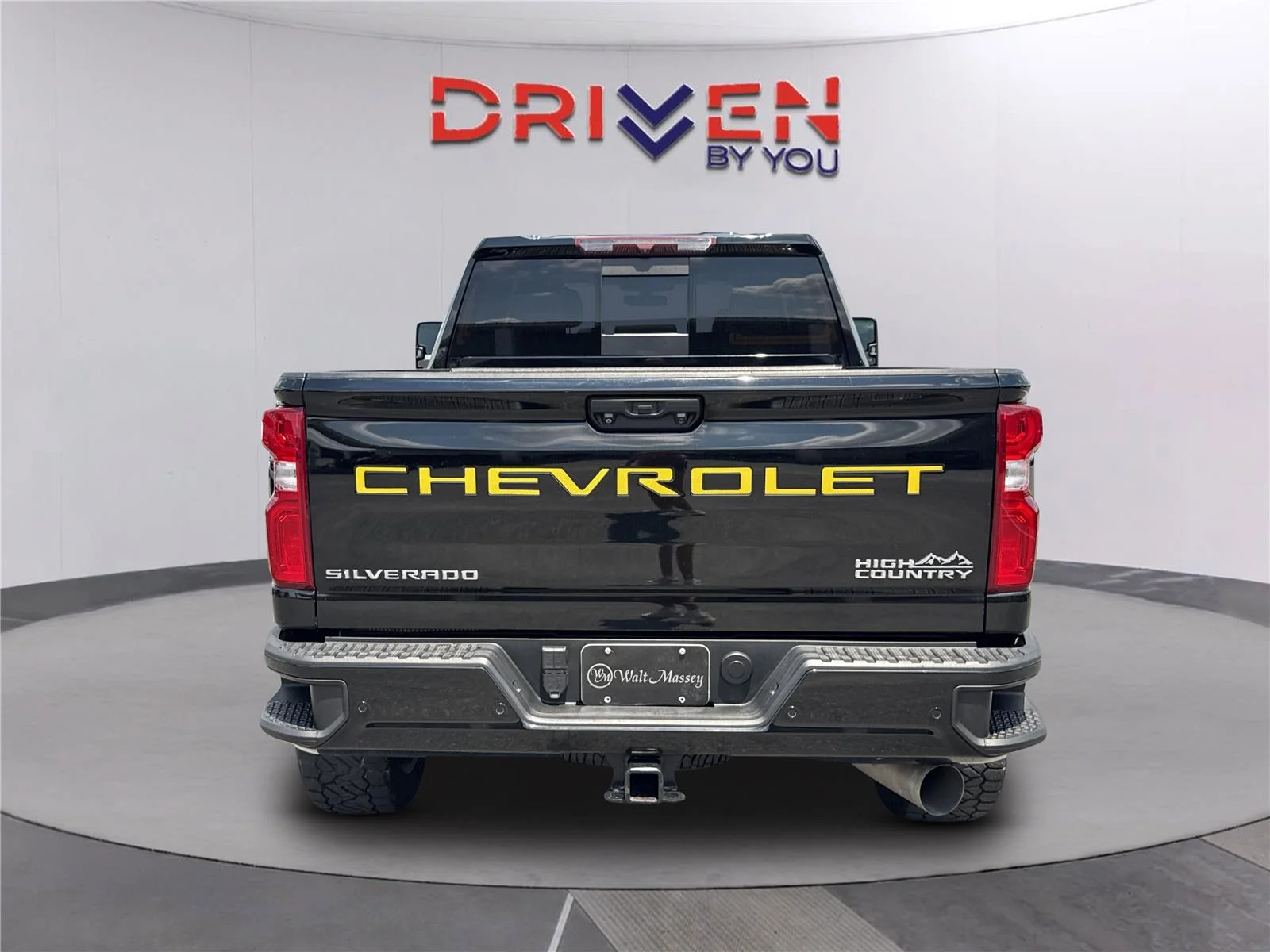 Used 2022 Black Chevrolet High Country image 5