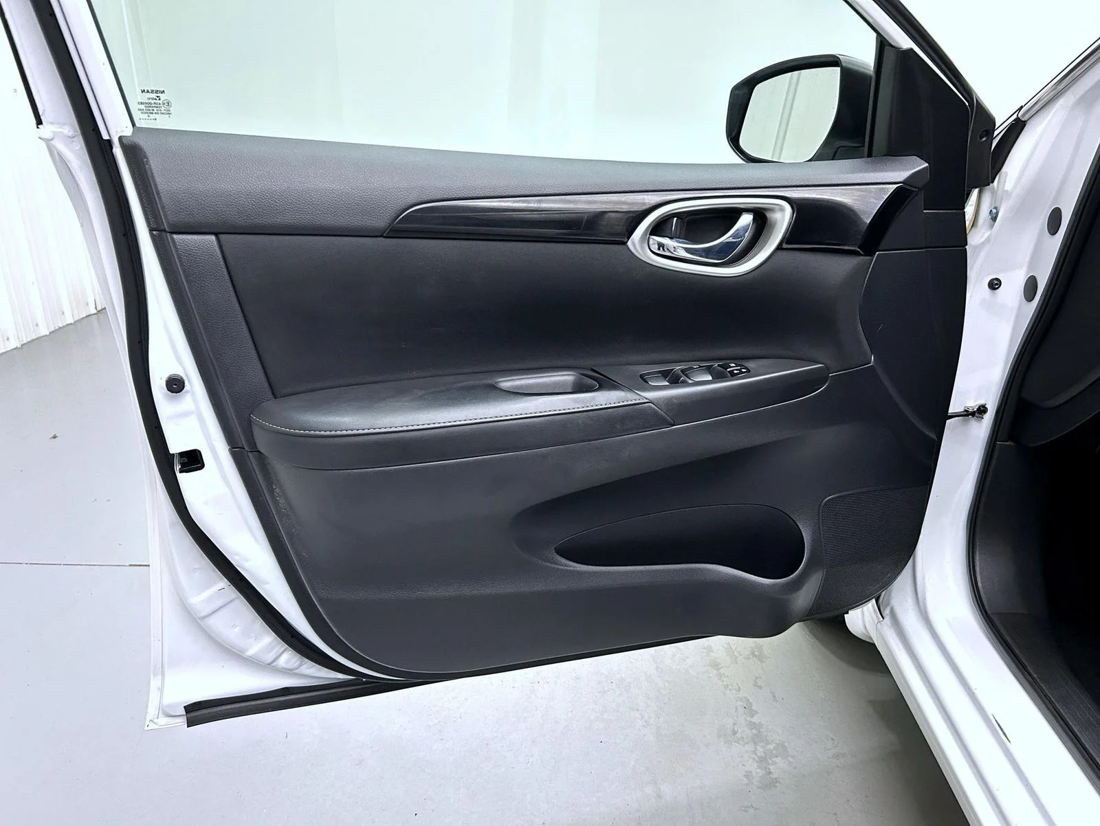 Used 2019 White Nissan SV image 9