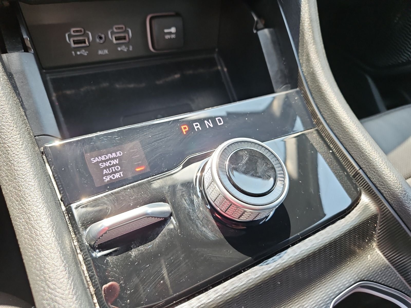 Used 2024 Gray Jeep Limited image 27