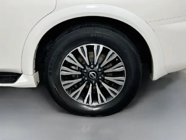 Used 2023 White Nissan SL image 9