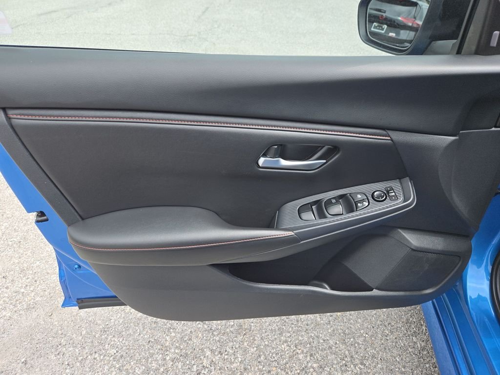 Used 2025 Electric Blue Metallic Nissan SR image 11