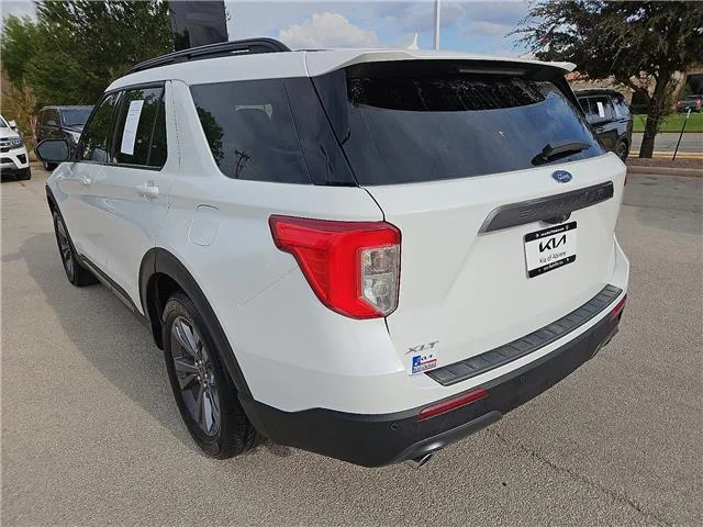 Used 2022 Iconic Silver Metallic Ford XLT 4x2 image 2