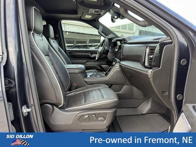 Used 2024 Titanium Rush Metallic GMC AT4X image 19