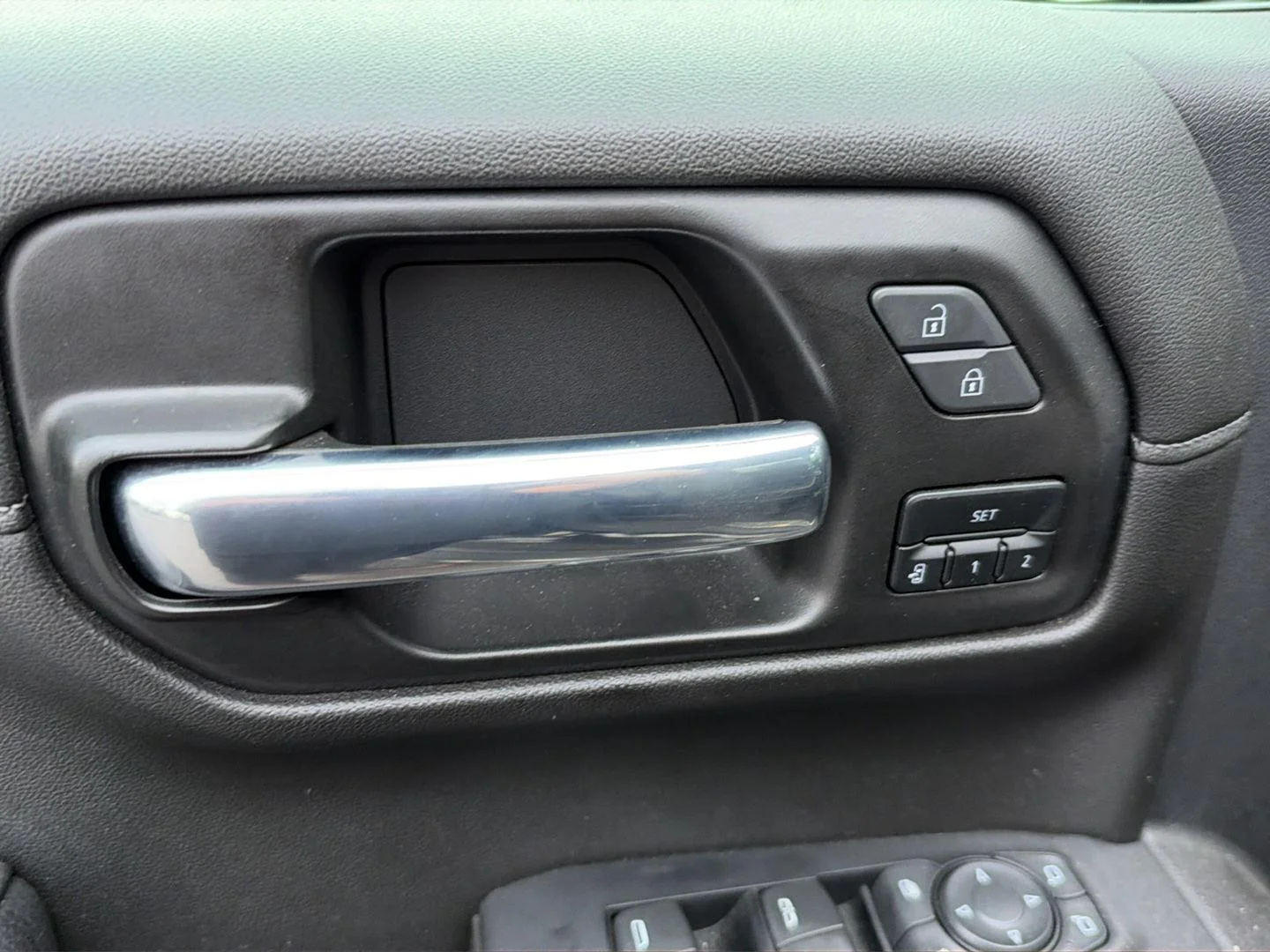 Used 2022 Onyx Black GMC Denali image 18