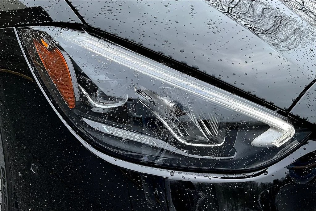 2025 Mercedes-Benz C-Class Sedan C 300 - Photo 31