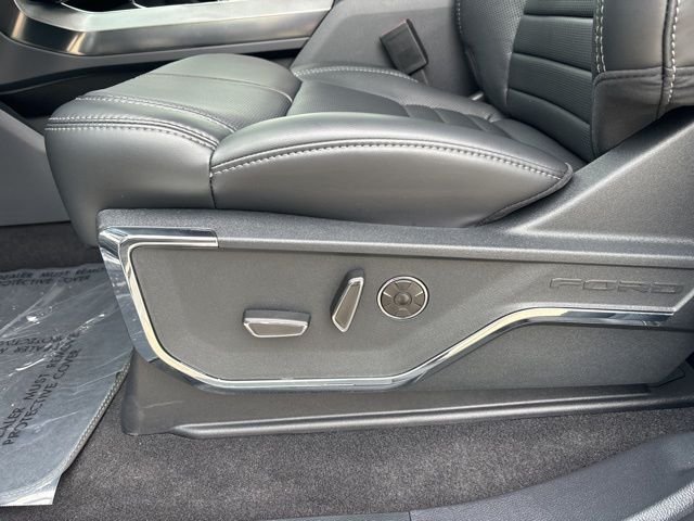 New 2026 Star White Metallic Tri-Coat Ford Platinum® image 16