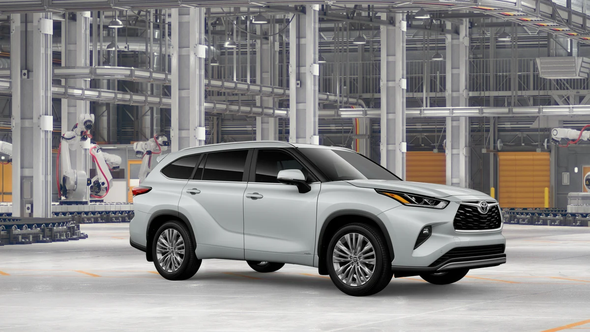 New 2026 Wind Chill Pearl Toyota Hybrid Platinum image 14