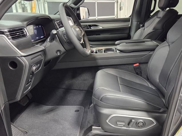 New 2026 Baltic-Gray Metallic Clear-Coat Exterior Paint Jeep Limited Altitude image 5