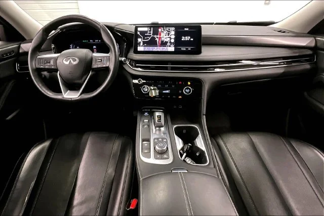Used 2022 Graphite Shadow INFINITI LUXE image 18