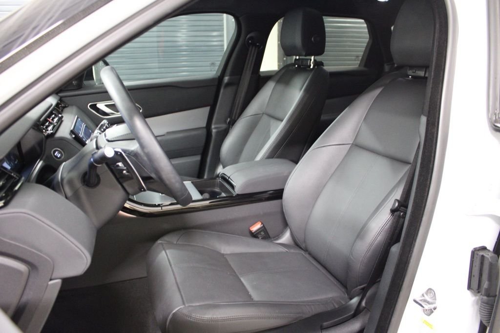 Used 2025 White Land Rover S image 5