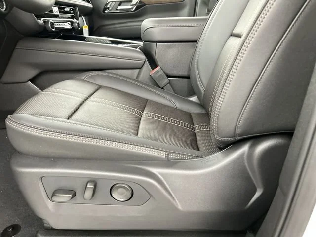 2026 Chevrolet Suburban High Country - Photo 22