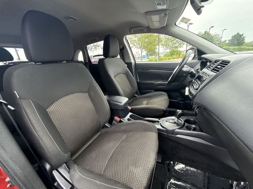 Used 2016  Mitsubishi ES image 24
