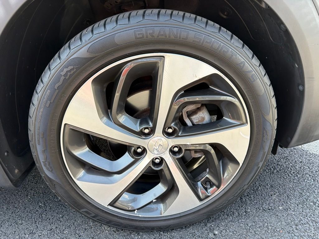 Used 2017 Gray Hyundai Sport image 44