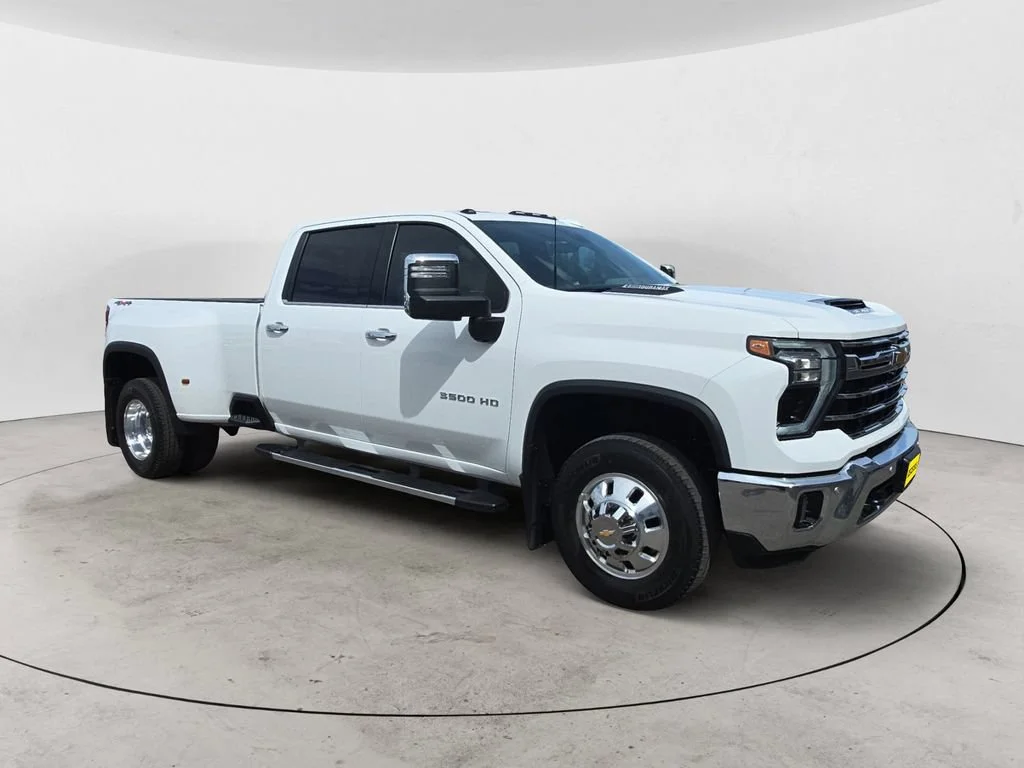 Used 2024 Summit White Chevrolet LTZ DRW image 5