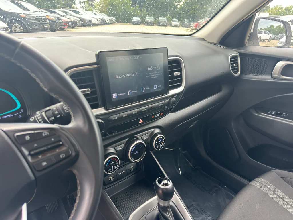 Used 2024 Lunar White Hyundai SEL image 12