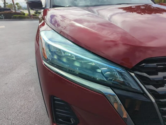 Used 2023 Red Nissan SR image 17