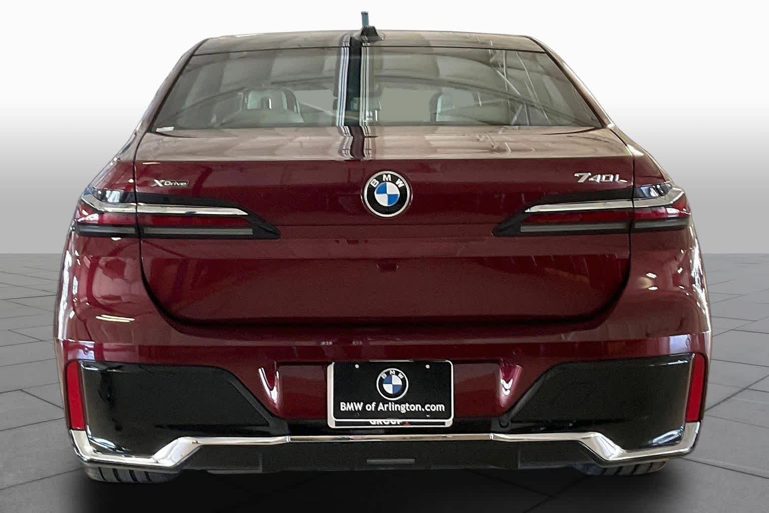 New 2026 Aventurin Red Metallic BMW 740i xDrive image 4