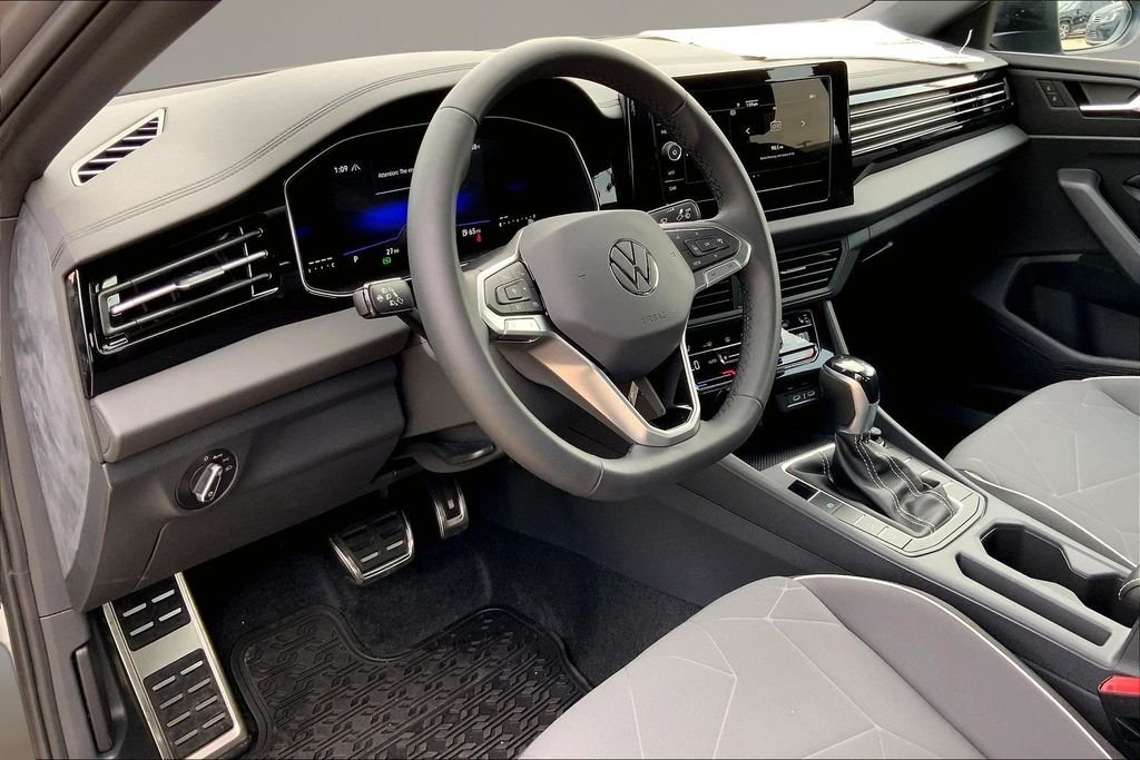 New 2026 Pyrite Silver Metallic Volkswagen 1.5T Sport image 7
