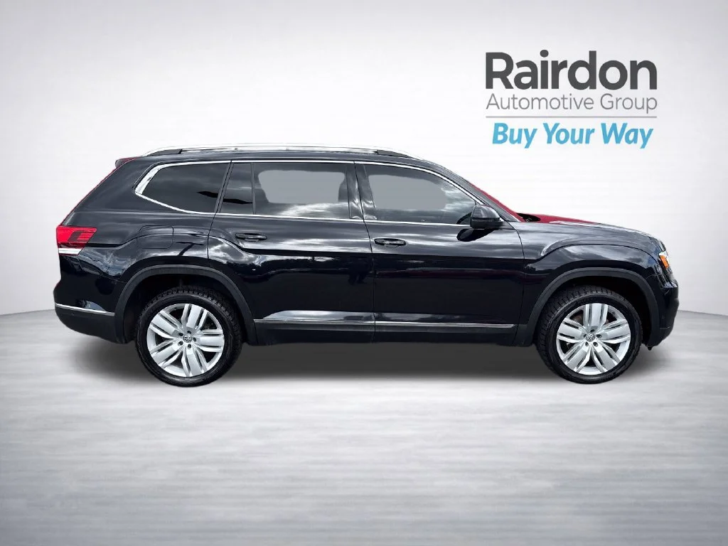 Used 2018 Deep Black Volkswagen 3.6L V6 SEL Premium image 8