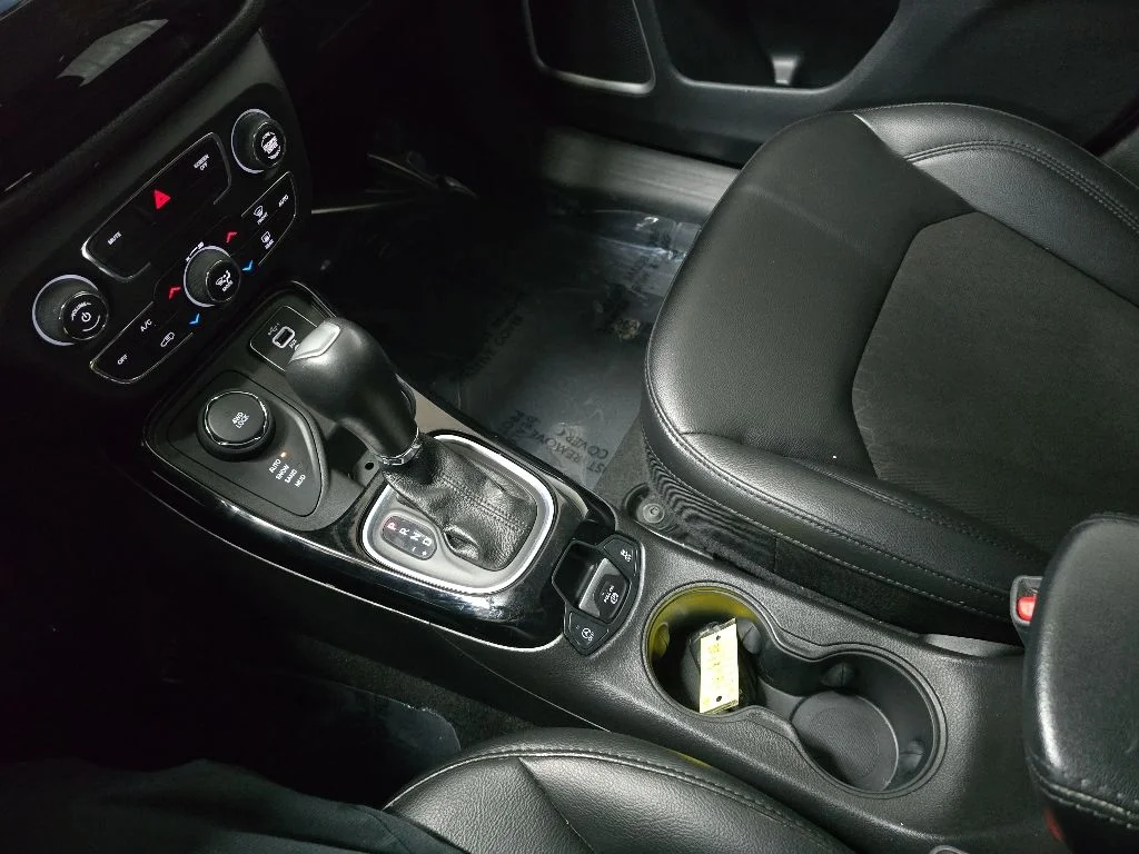 Used 2020 Gray Jeep Latitude image 27