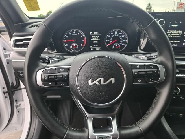 Used 2024 White Kia GT image 22