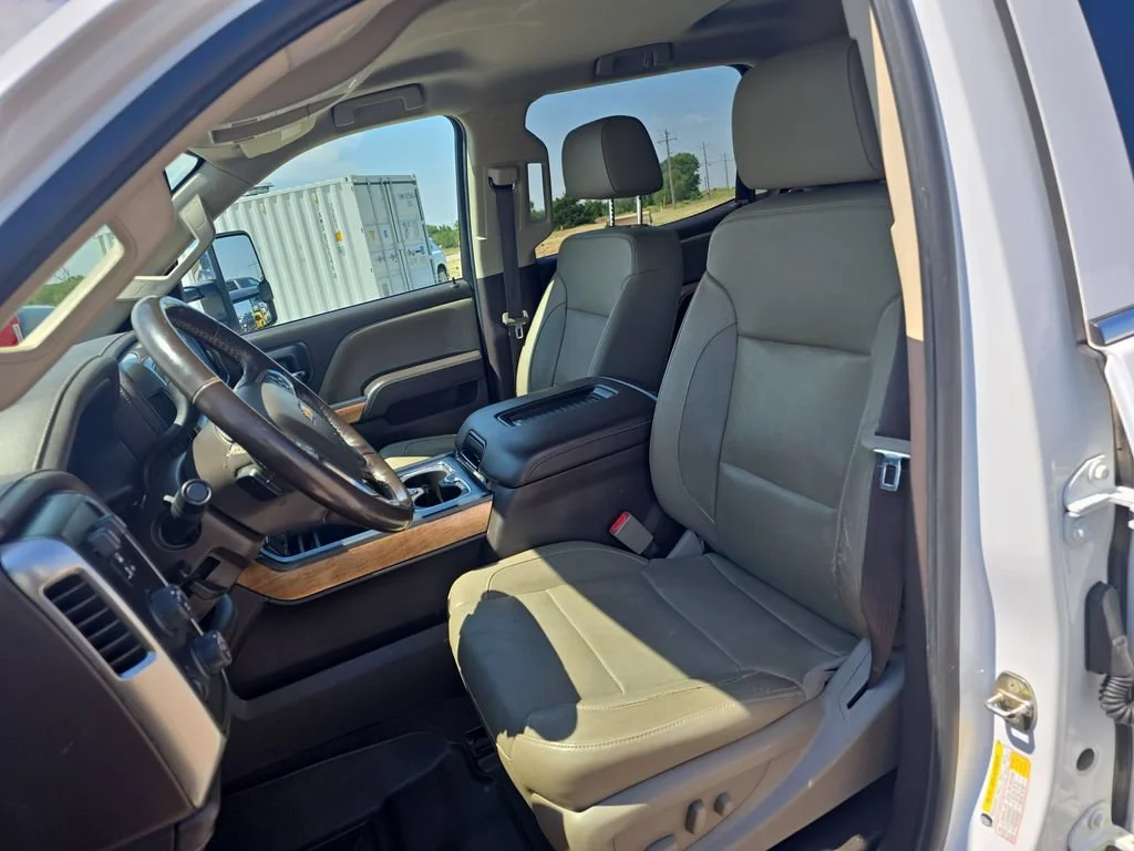 Used 2018 SUMMIT WHITE Chevrolet LTZ image 16