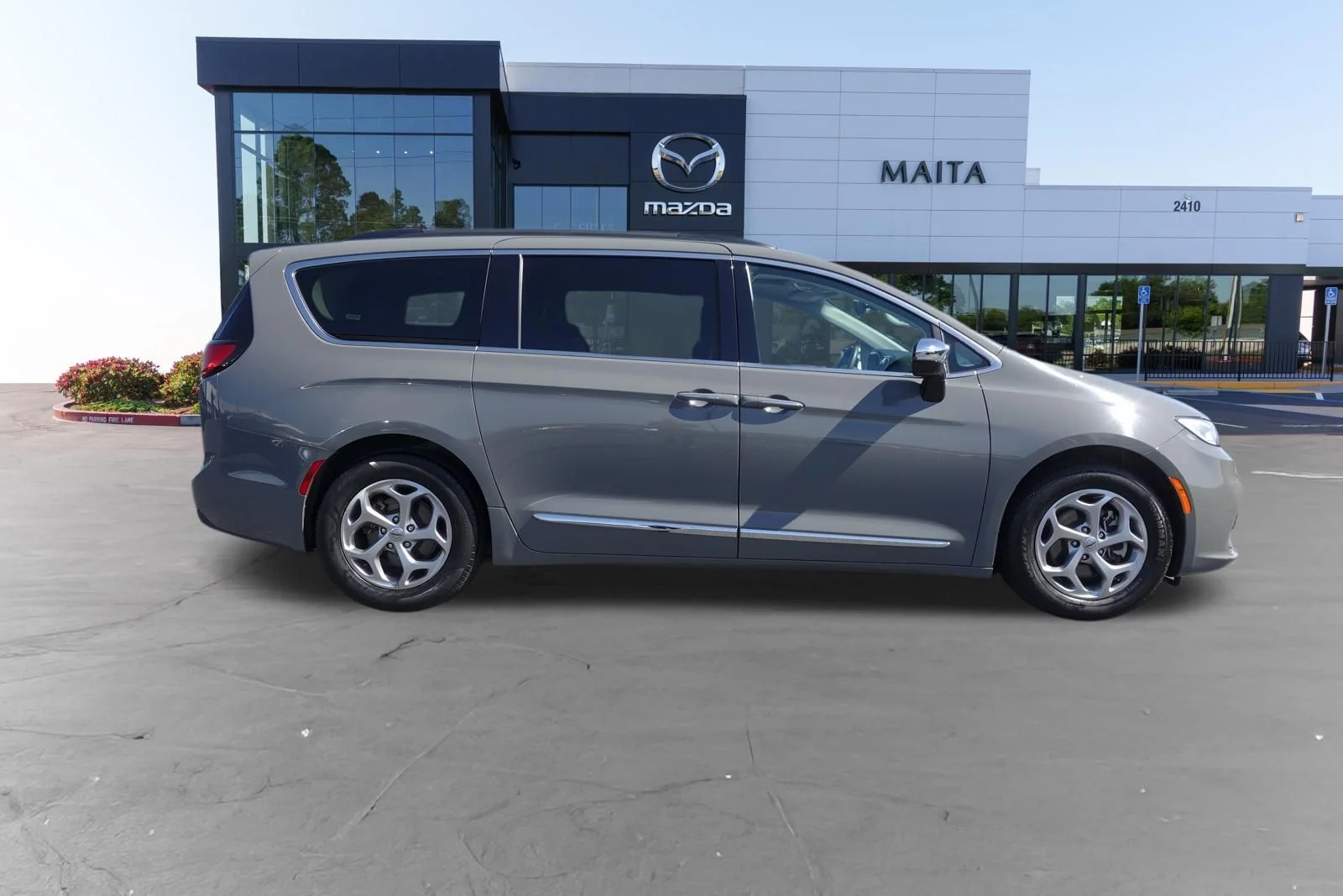 Vehicle Image 2