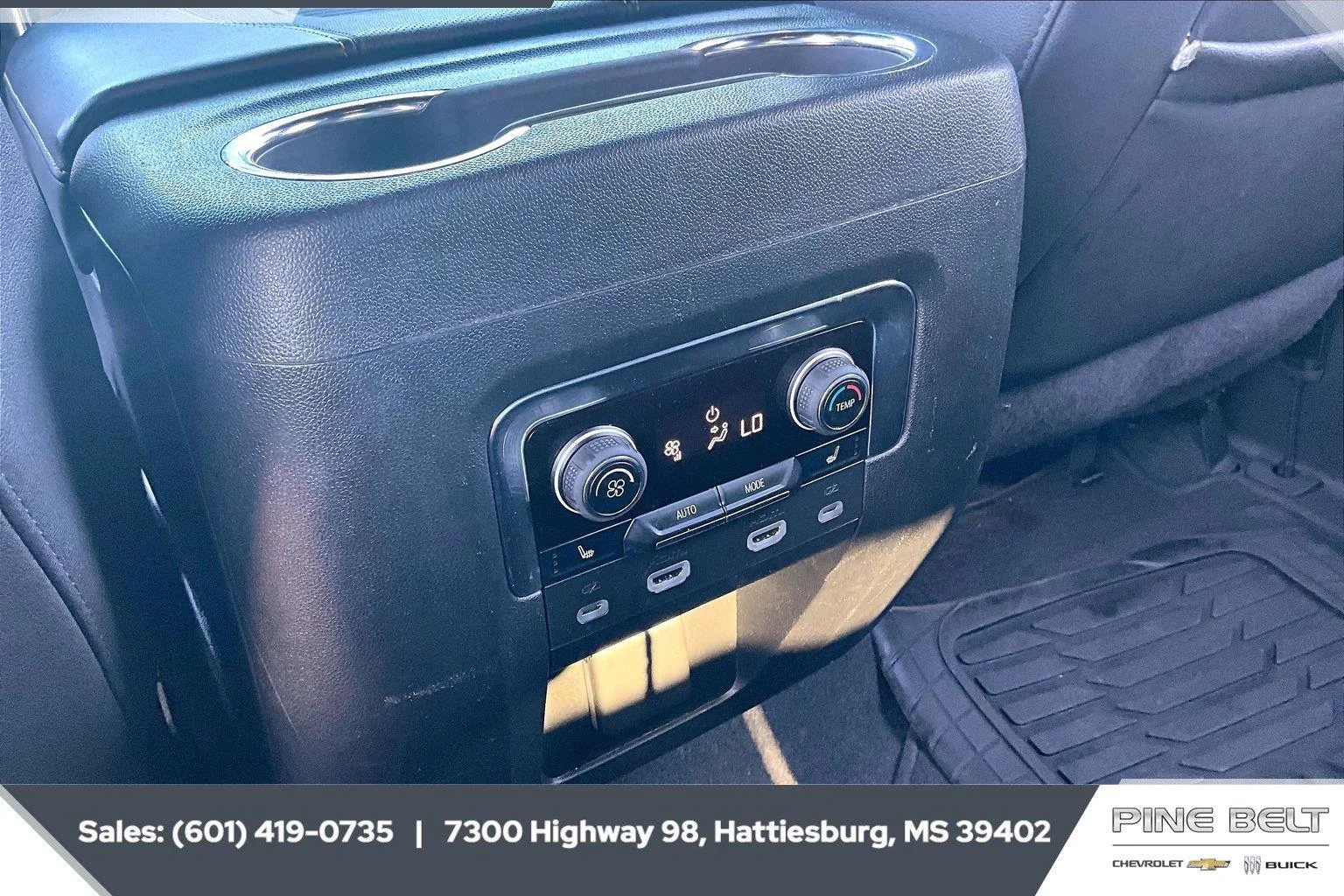Used 2024 gray Chevrolet Premier image 25