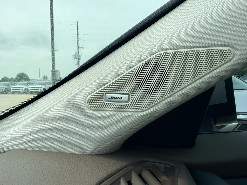 Used 2023 Champagne Silver Metallic Nissan Platinum image 19