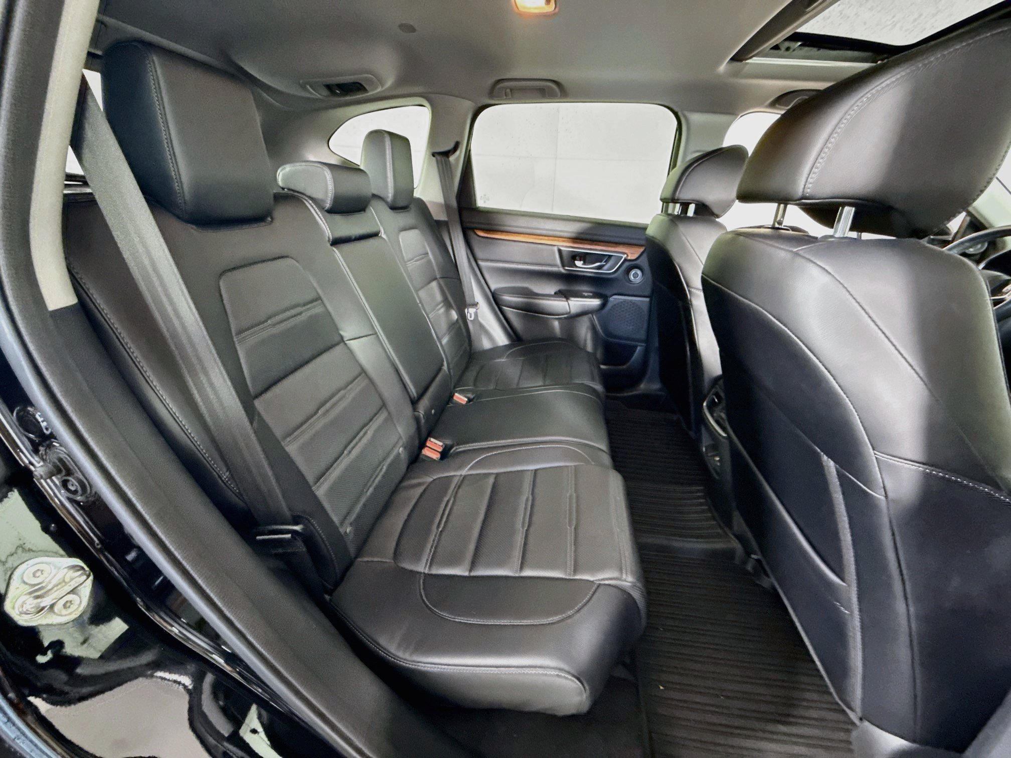 Used 2018 Crystal Black Pearl Honda Touring image 28
