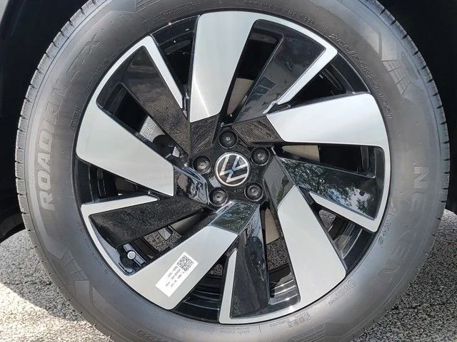 2026 Volkswagen Atlas Cross Sport SE w/Tech - Photo 11