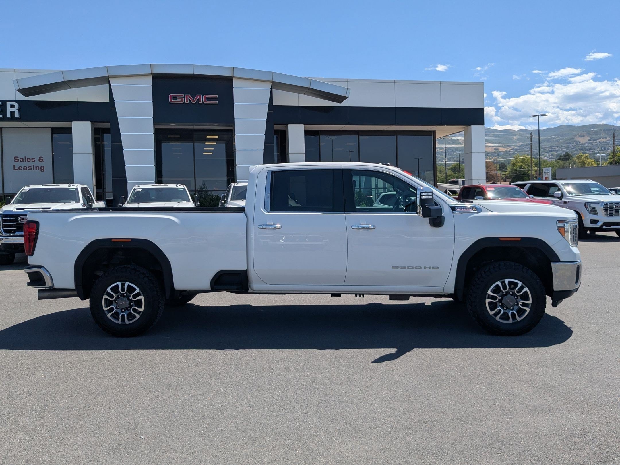 Used 2023 SUMMIT WHITE GMC SLT image 6