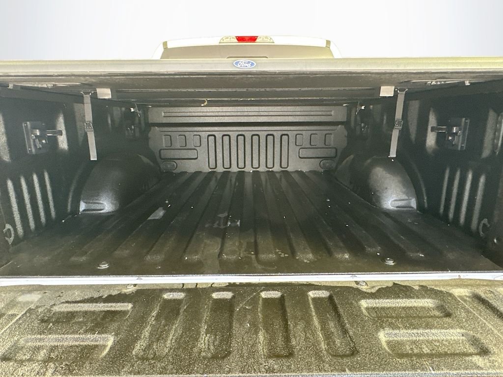 Used 2017 Oxford White Ford Lariat image 34