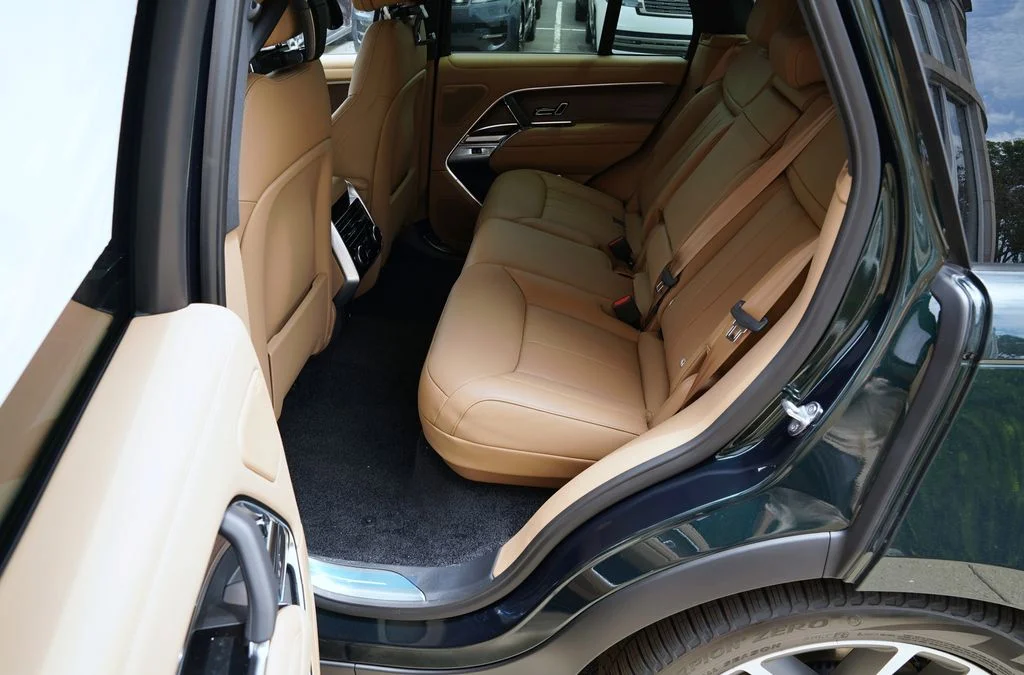New 2026 British Racing Green Land Rover SE image 34
