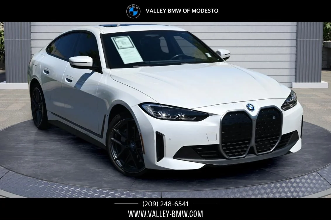 2023 BMW i4 eDrive35's photo