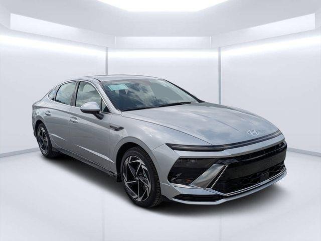 New 2026 Silver Hyundai SEL Sport image 1