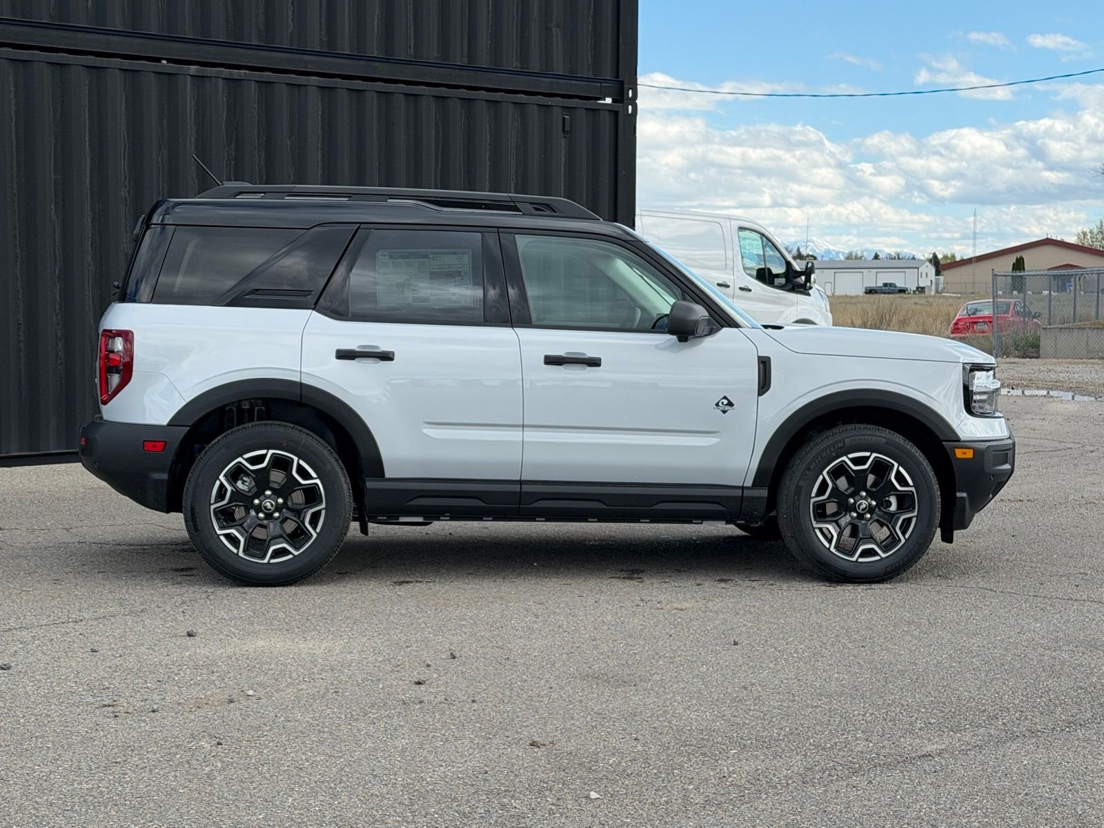 View vehicle photo 6