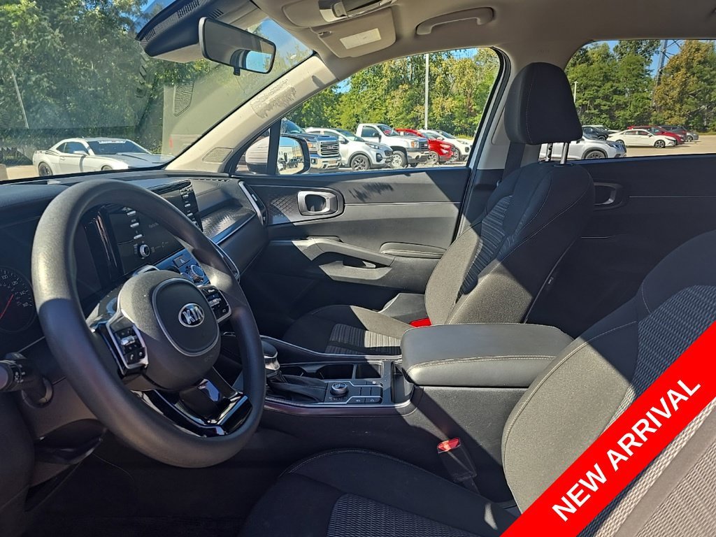Used 2021  Kia LX image 5